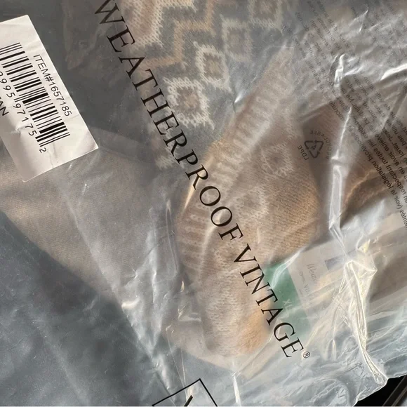 Weatherproof Beige and White Geometric Women's Sweater - Picture 4 of 4